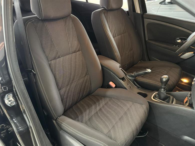 
								RENAULT Fluence Dynamique 2011 full									