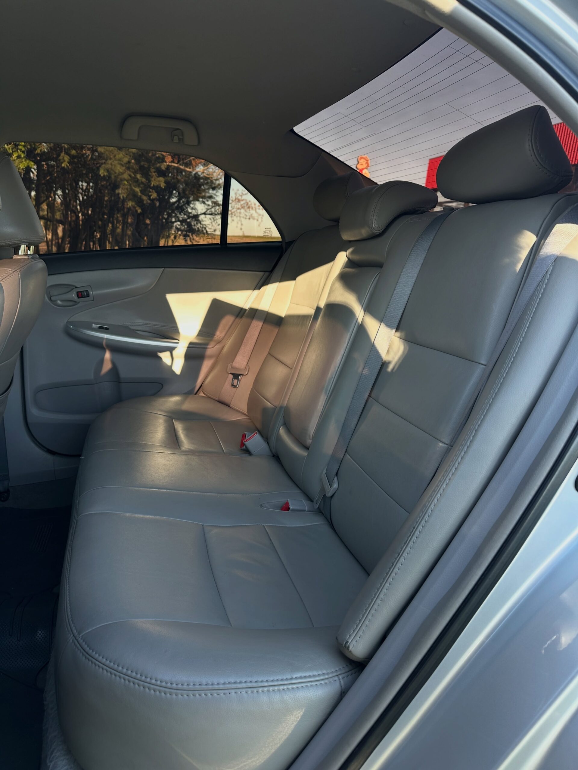 
								TOYOTA COROLLA GLi 2011 full									