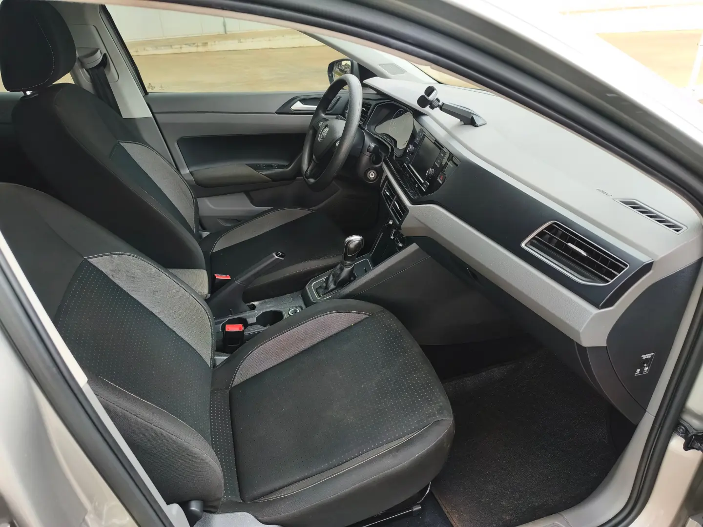 
								VOLKSWAGEN VIRTUS COMFORTLINE 2021 full									