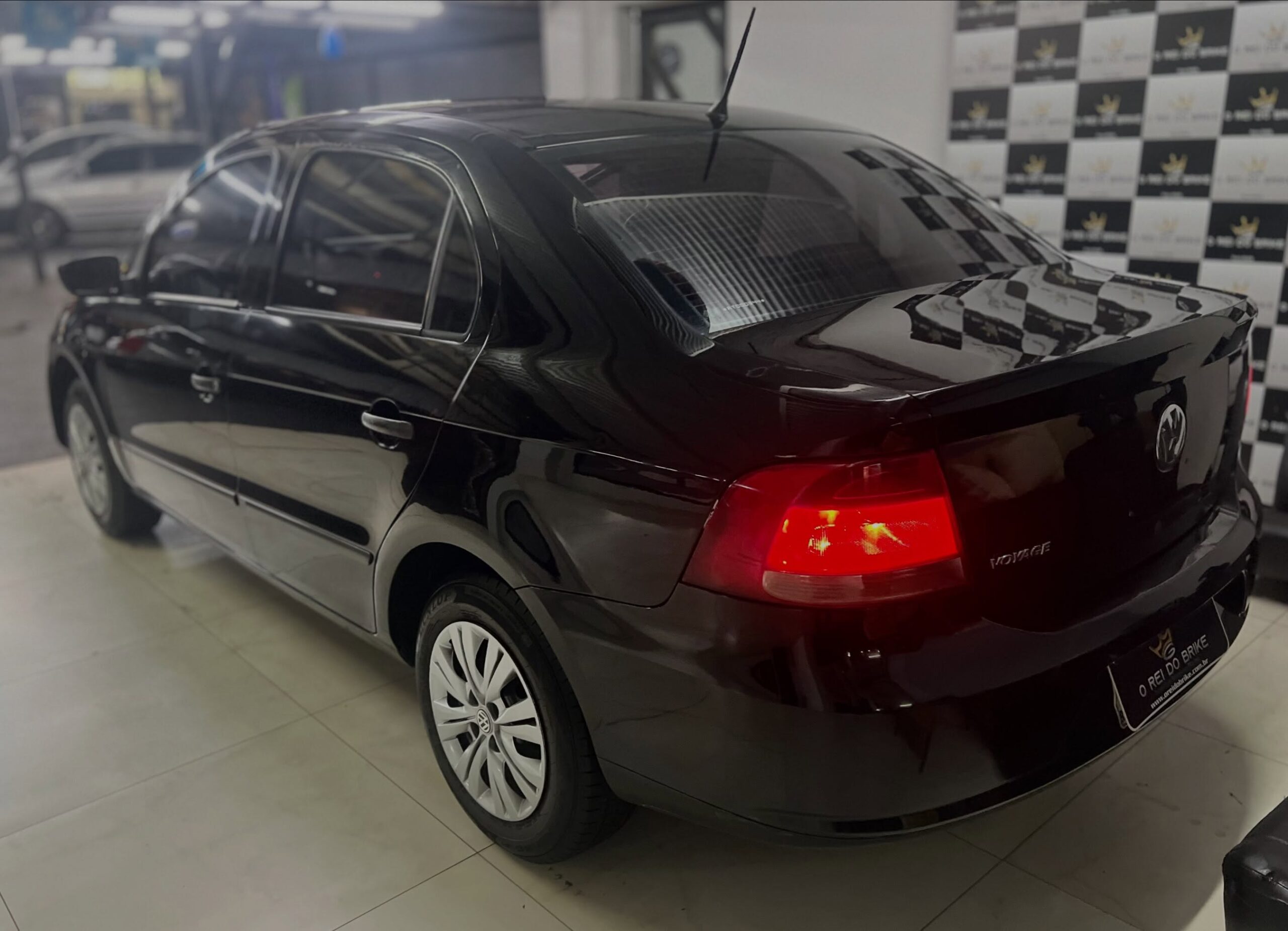 
								Volkswagen Voyage G5 Trend 2010 full									