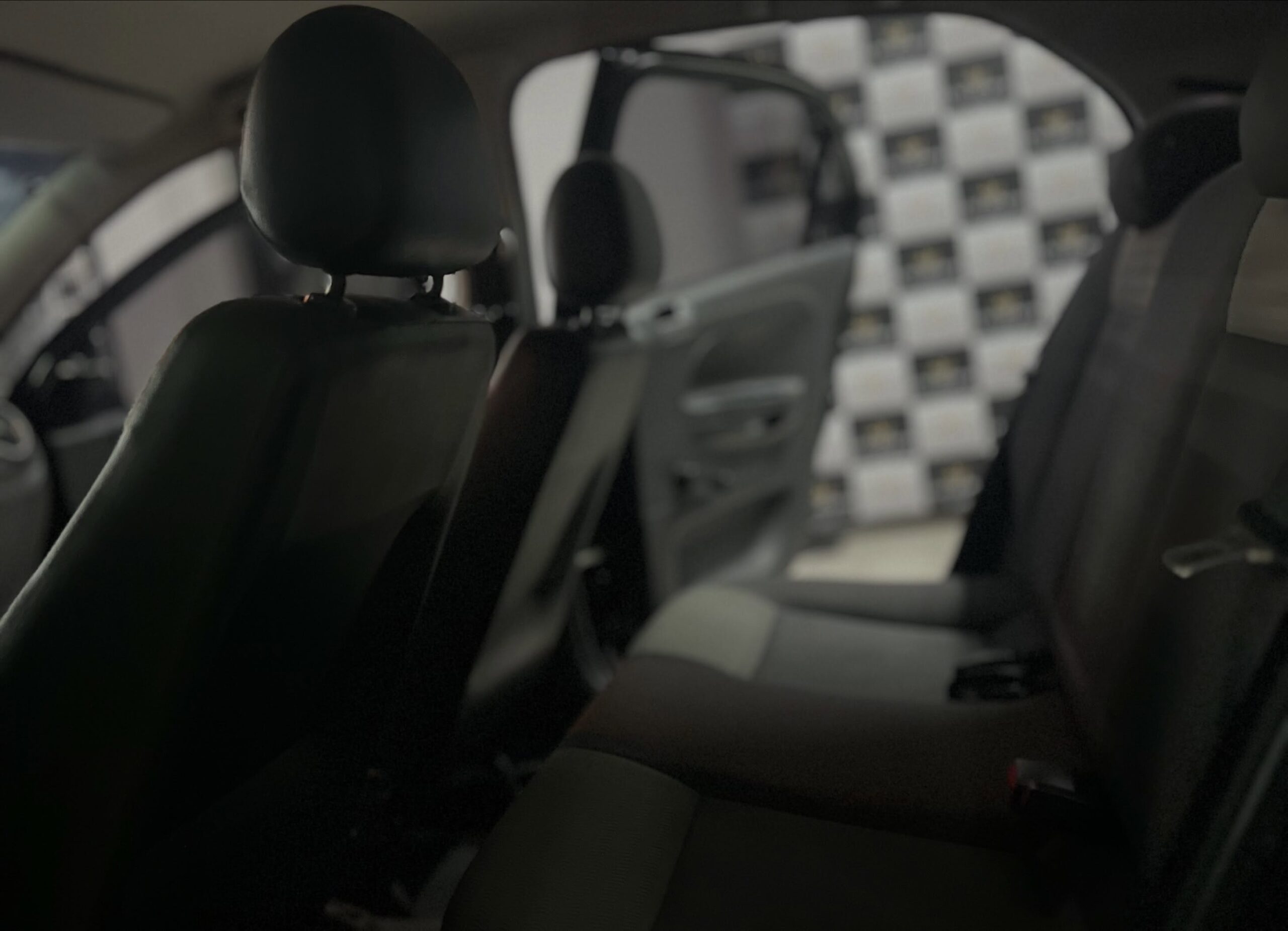 
								Volkswagen Voyage G5 Trend 2010 full									