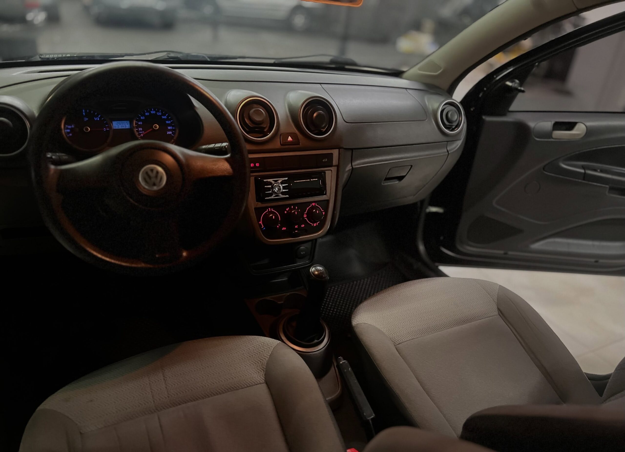 
								Volkswagen Voyage G5 Trend 2010 full									