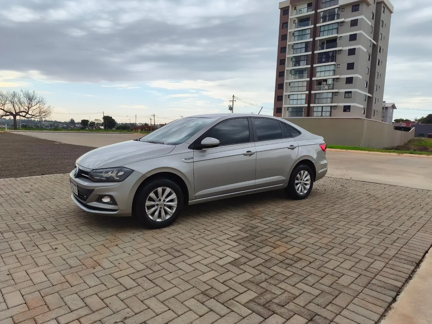 
								VOLKSWAGEN VIRTUS COMFORTLINE 2021 full									