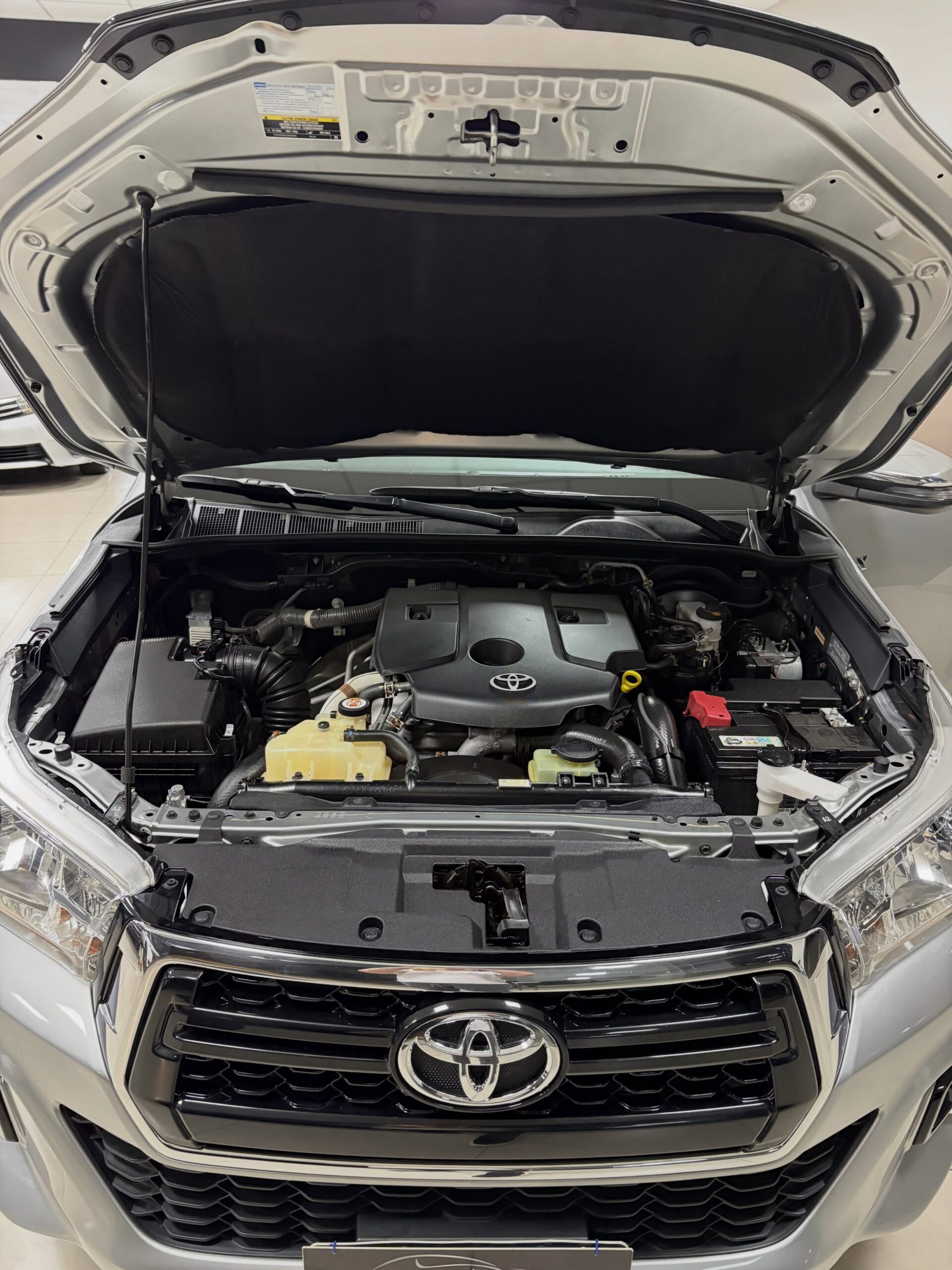 
								Toyota Hilux SRV 2020 full									