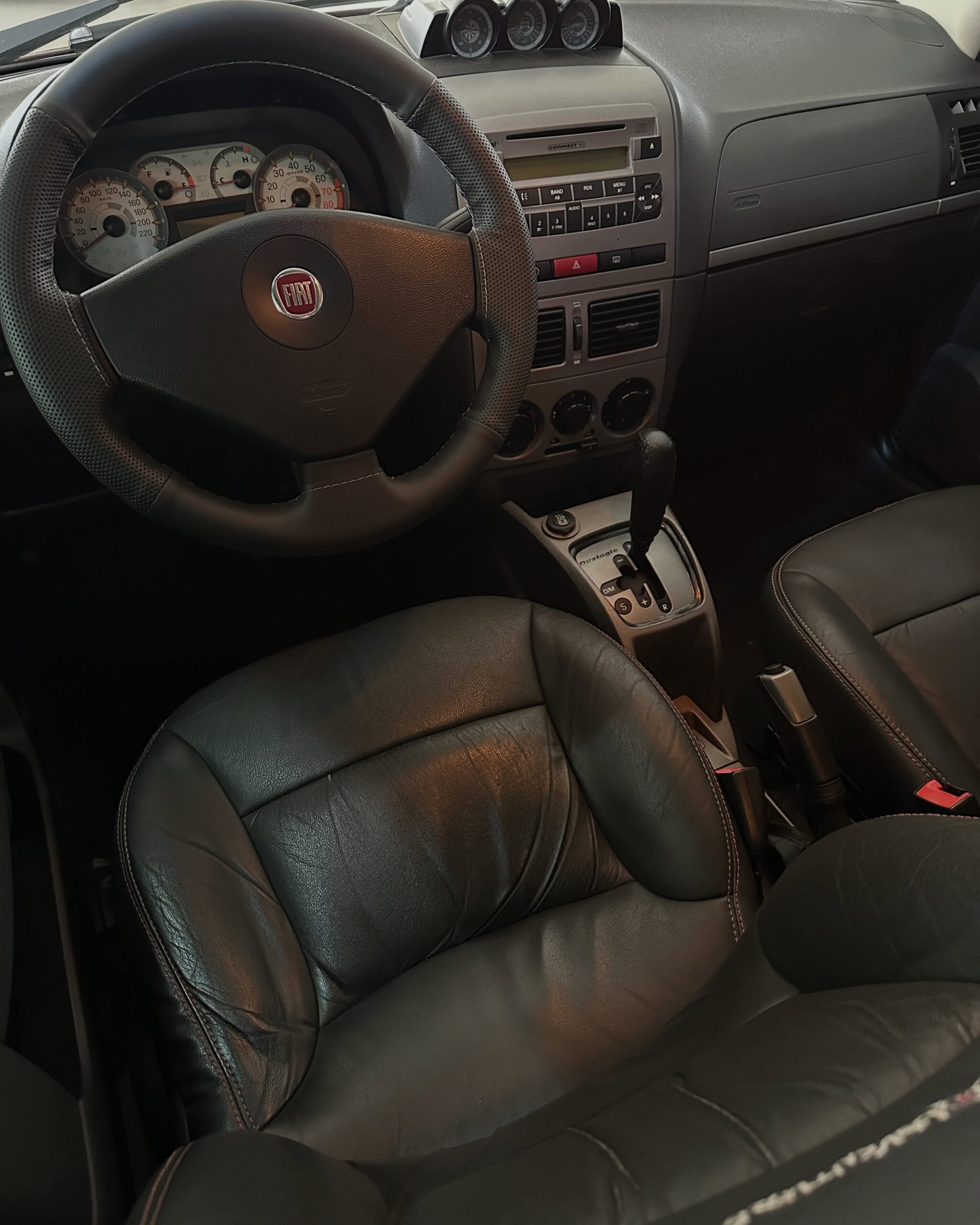 
								FIAT PALIO WEEKEND ADVENTURE 2010 full									