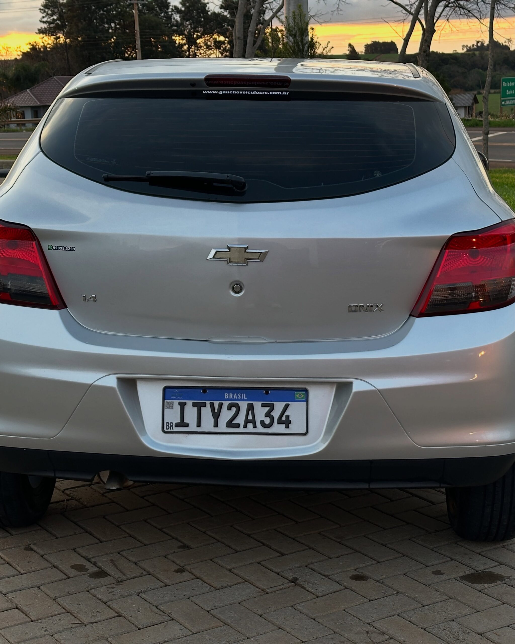 CHEVROLET ONIX LT 2013