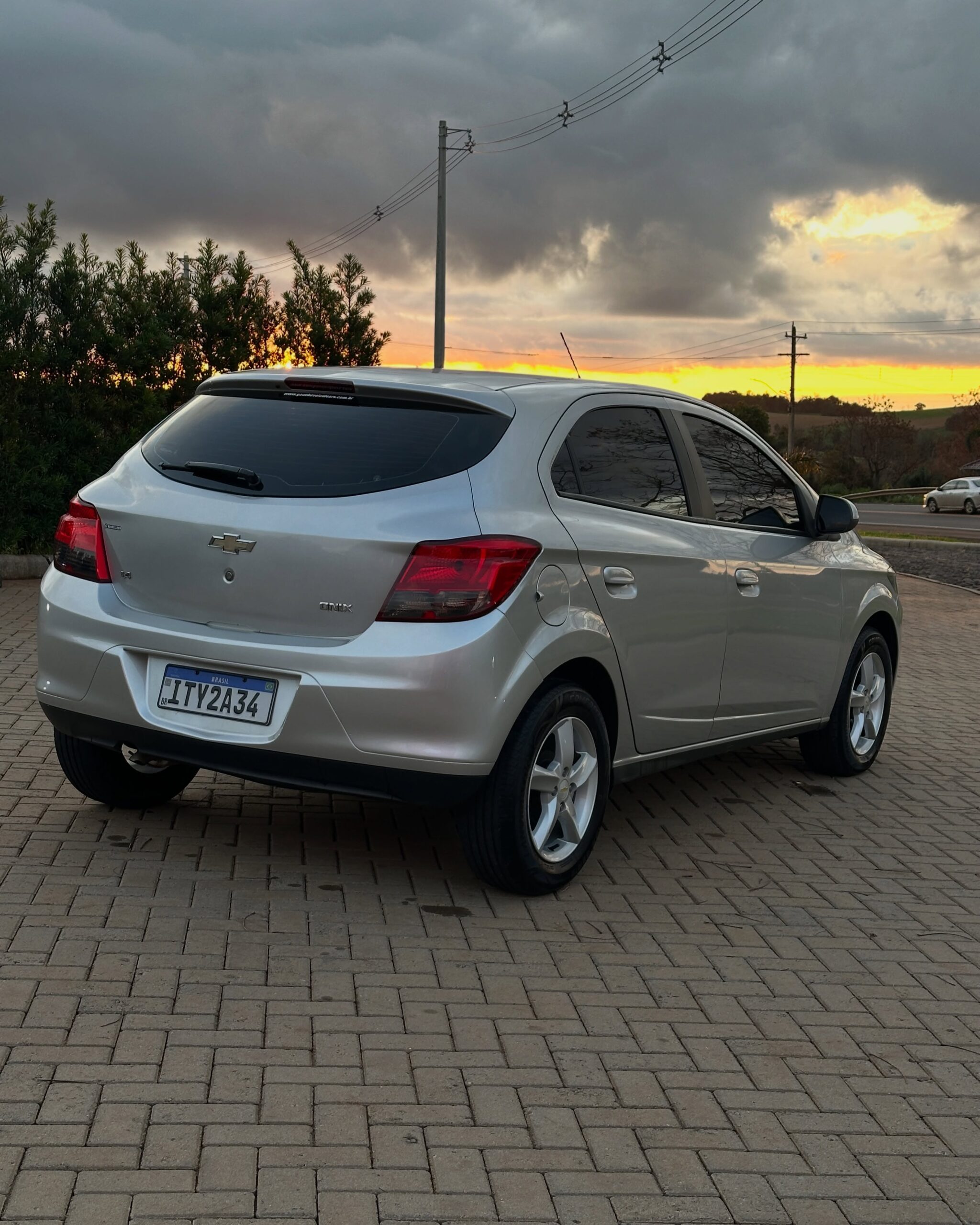 CHEVROLET ONIX LT 2013