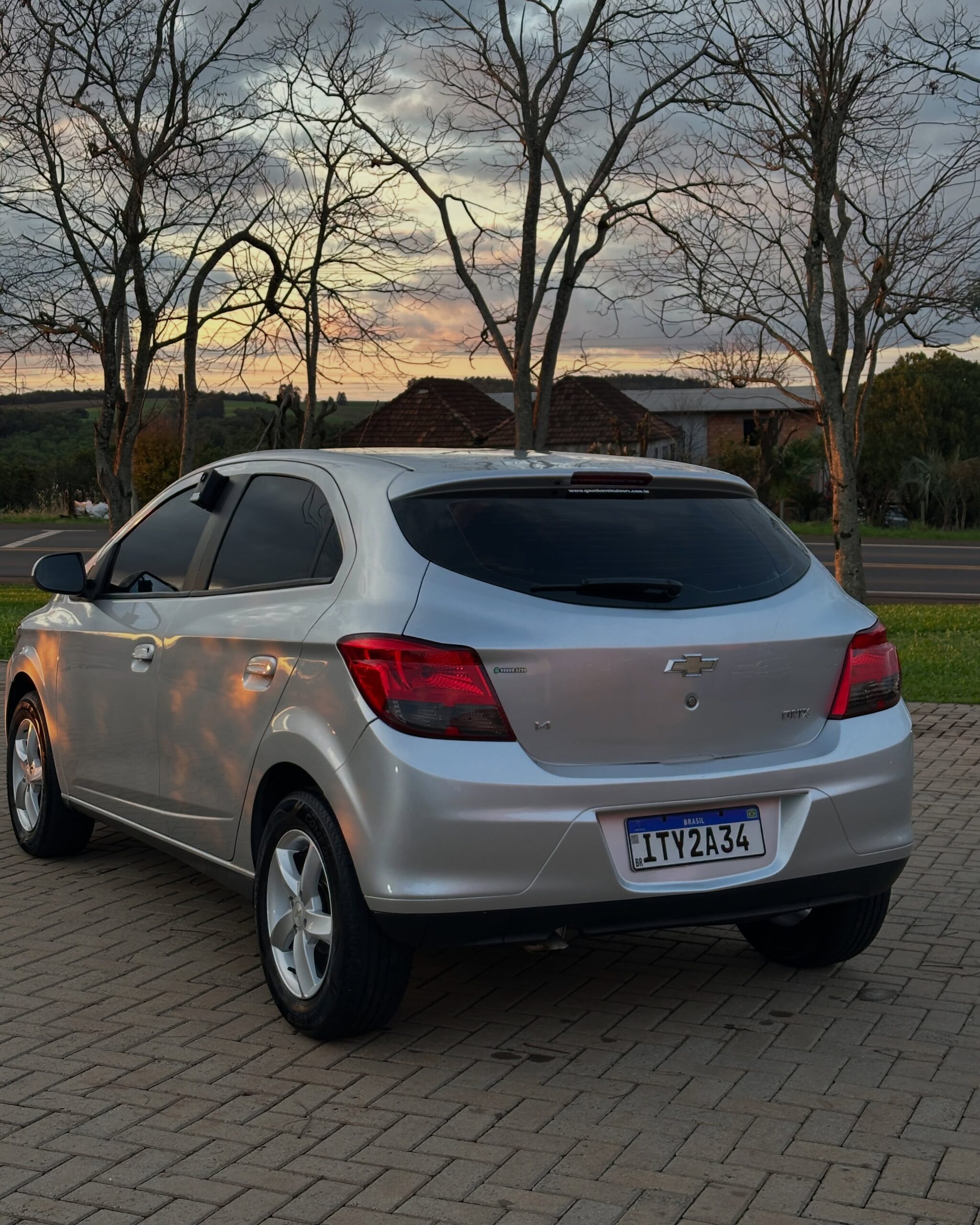 CHEVROLET ONIX LT 2013
