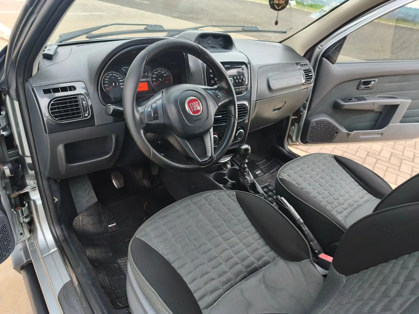 
								FIAT STRADA ADVENTURE 2015 full									