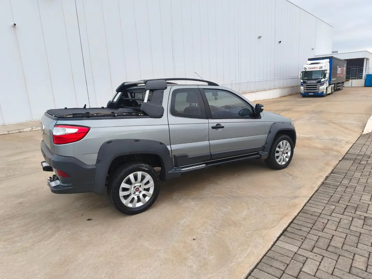 
								FIAT STRADA ADVENTURE 2015 full									