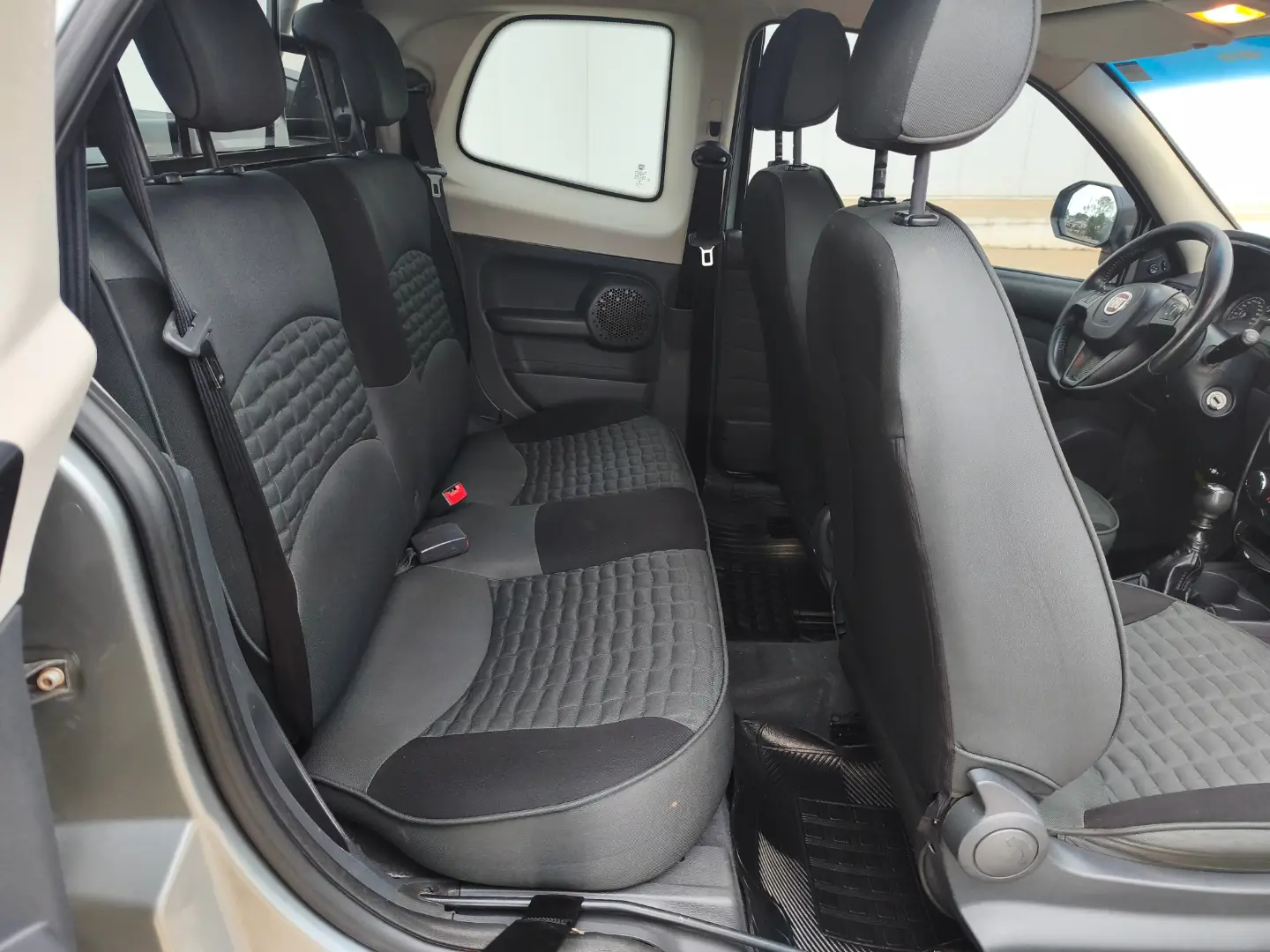 
								FIAT STRADA ADVENTURE 2015 full									