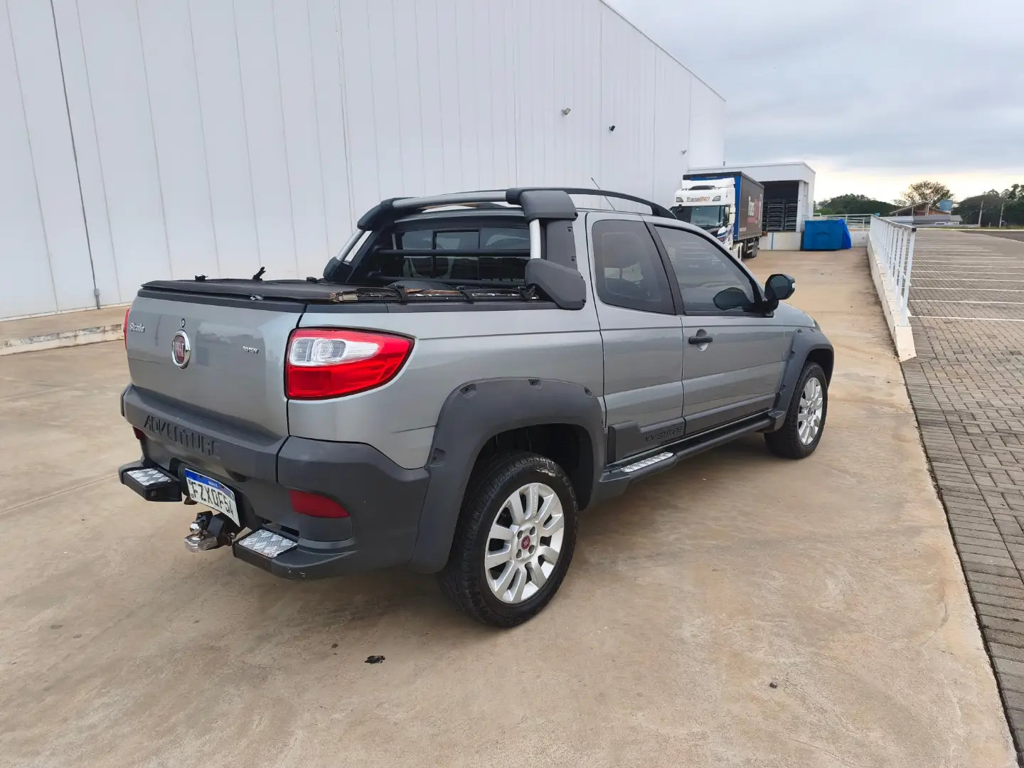 
								FIAT STRADA ADVENTURE 2015 full									