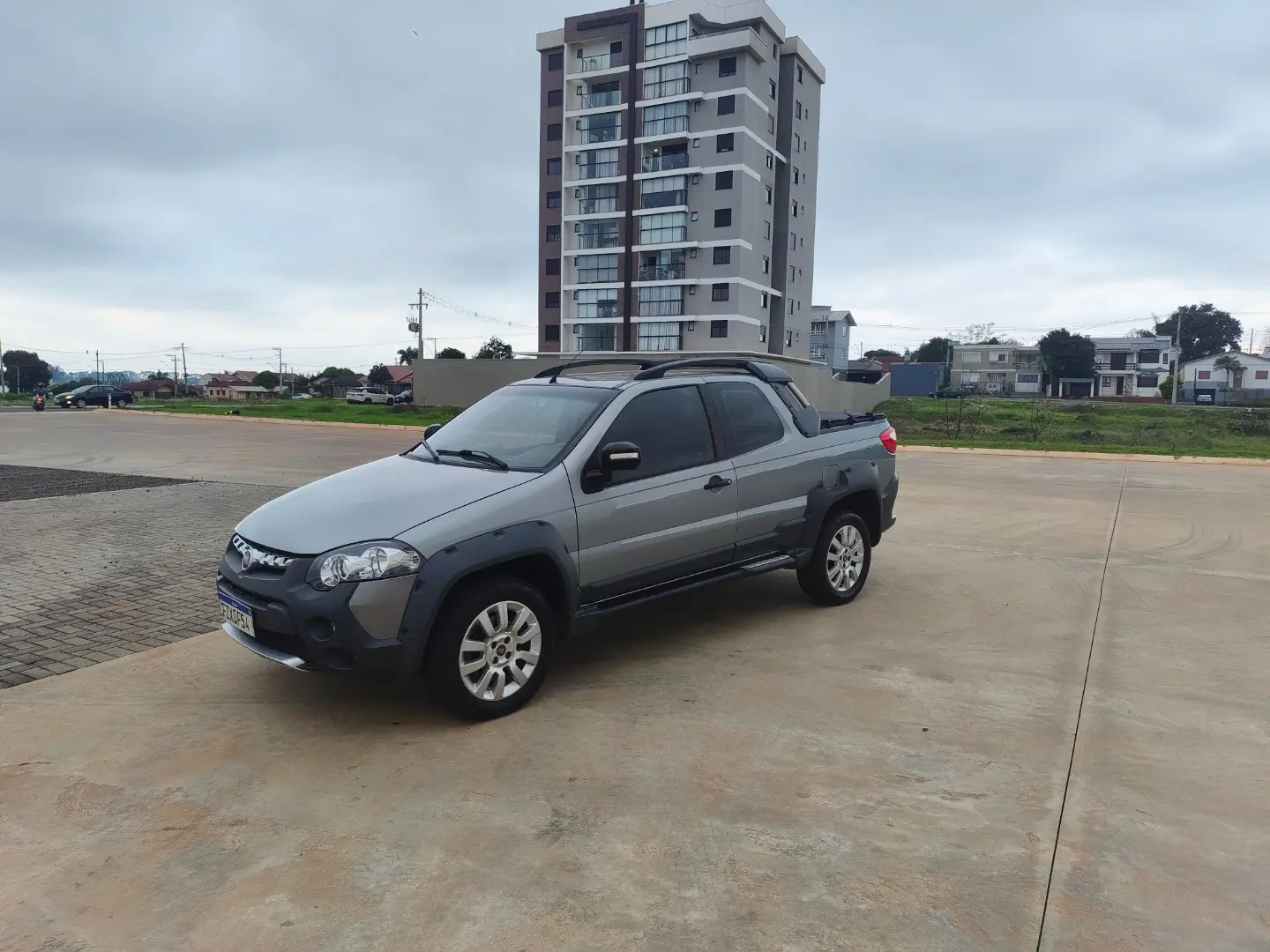 
								FIAT STRADA ADVENTURE 2015 full									