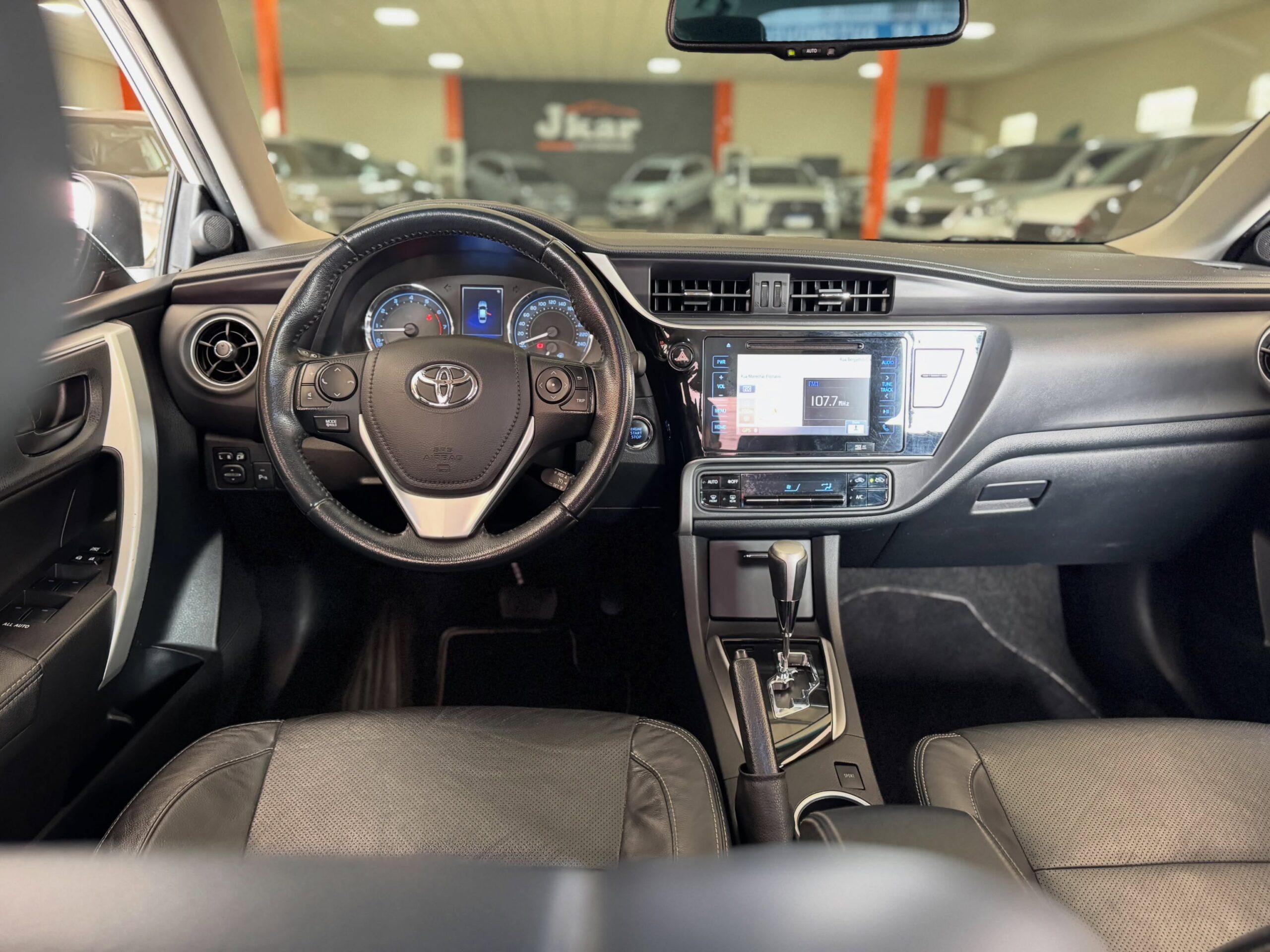 
								Toyota Corolla XRS 2019 full									