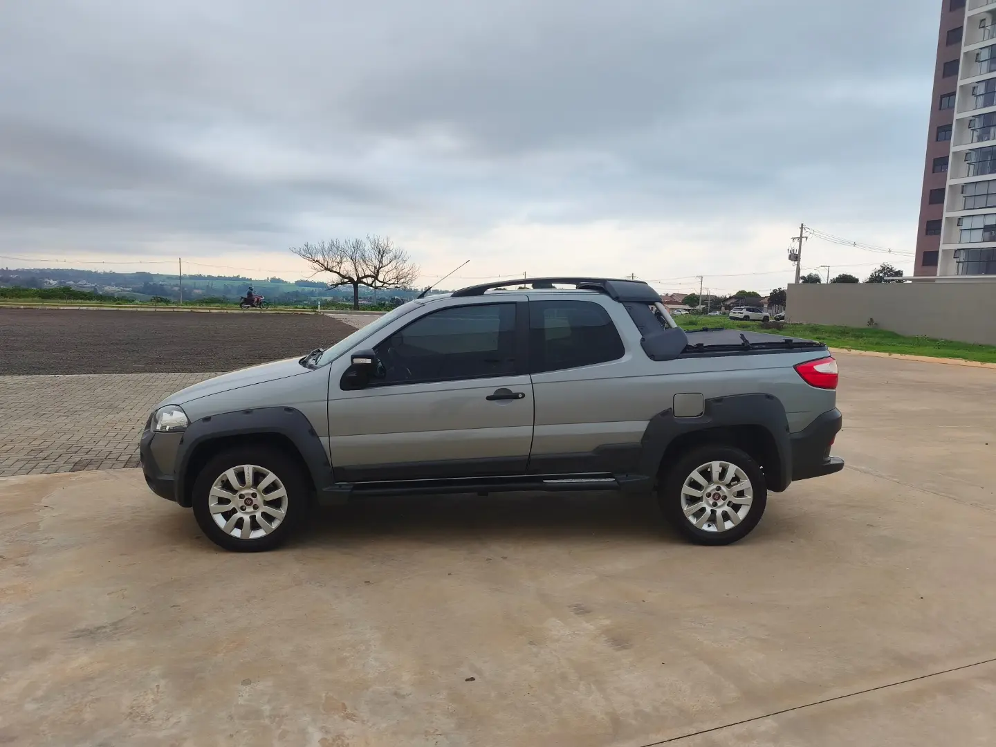
								FIAT STRADA ADVENTURE 2015 full									