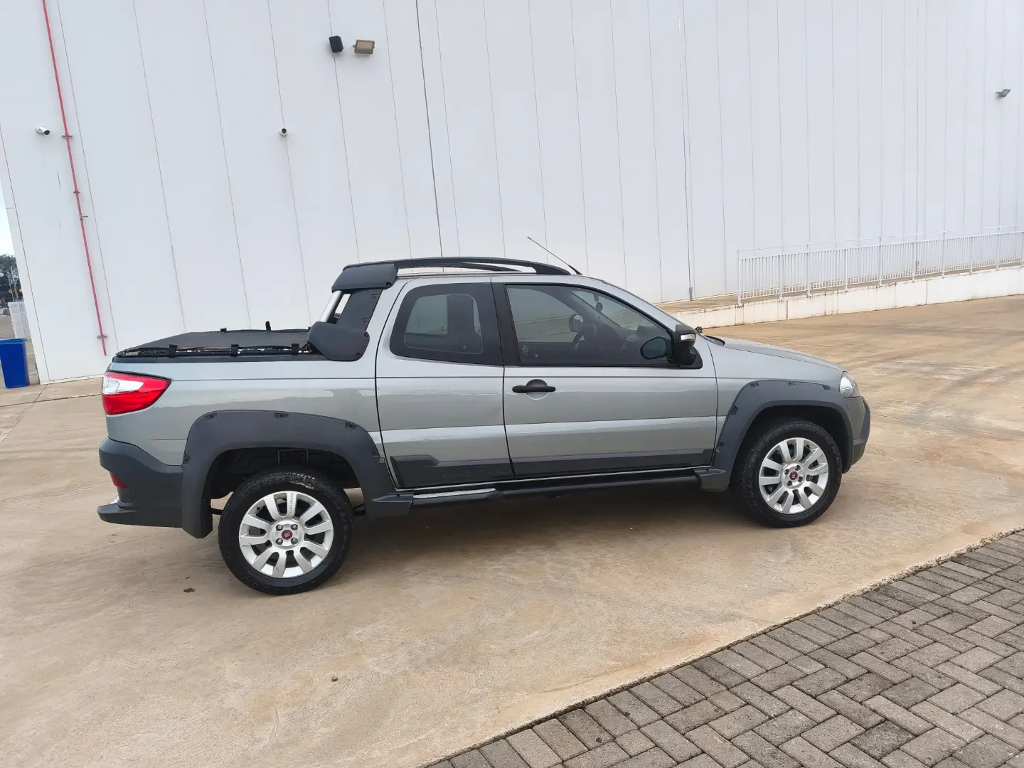 
								FIAT STRADA ADVENTURE 2015 full									